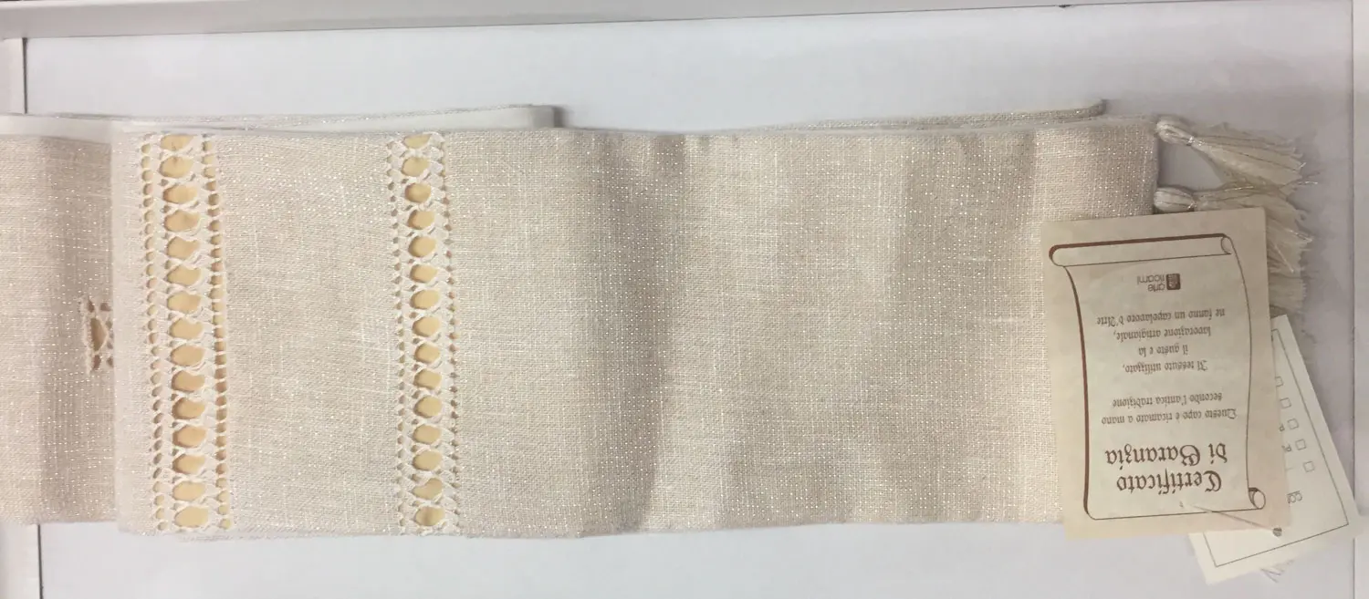 Stola Lino E Lurex Ricamata A Mano